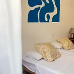 Sevilla Kitsch Hostel Art