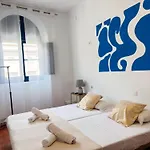 Sevilla Kitsch Hostel Art