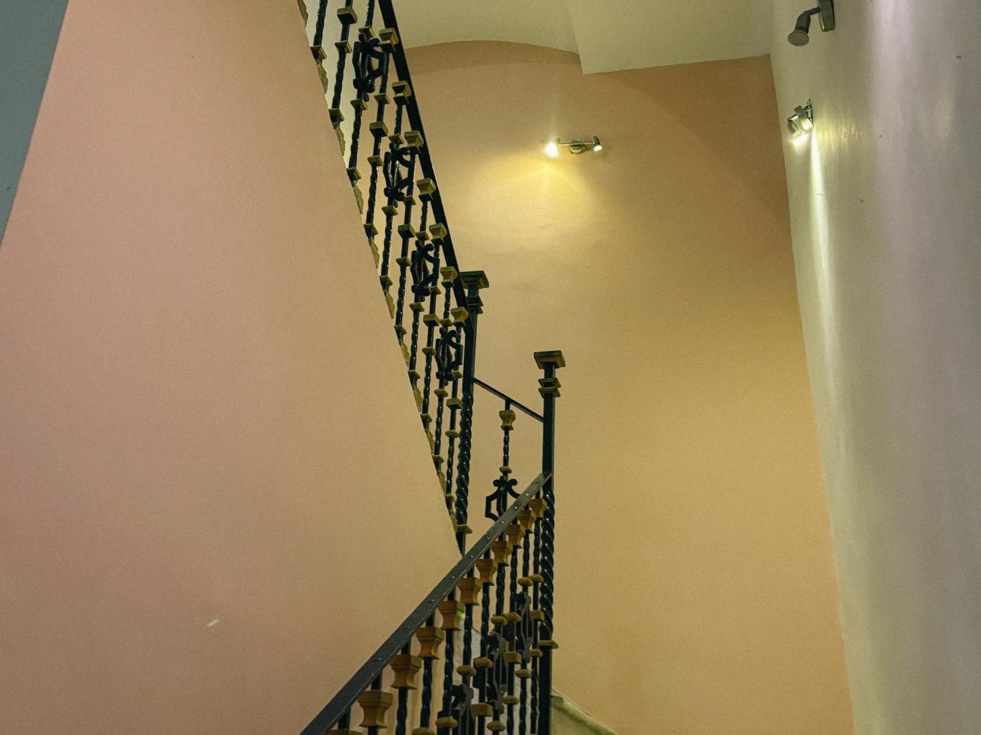 Kitsch Art Hostel
