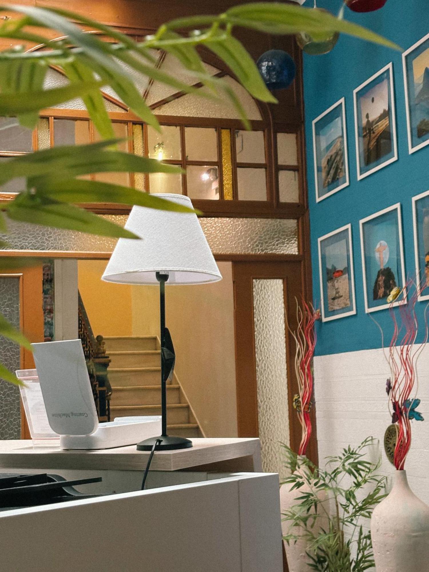 Kitsch Art Hostel *